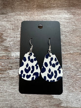 Load image into Gallery viewer, Cheetah Earrings