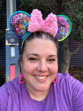 Load image into Gallery viewer, Loves to Play Friend