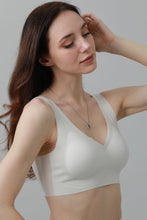 Load image into Gallery viewer, Seamless Comfort Bra – All-Day Support &amp; Lift 🌸✨
