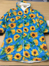 Load image into Gallery viewer, HOPO - HOODIE BLANKET RUN-PREORDER CLOSING 9/27
